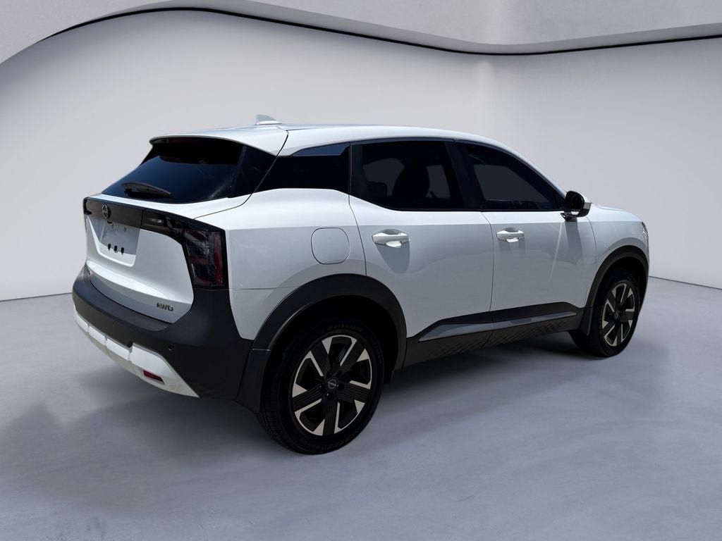 Used 2025 Nissan Kicks SV AWD/4WD image 5