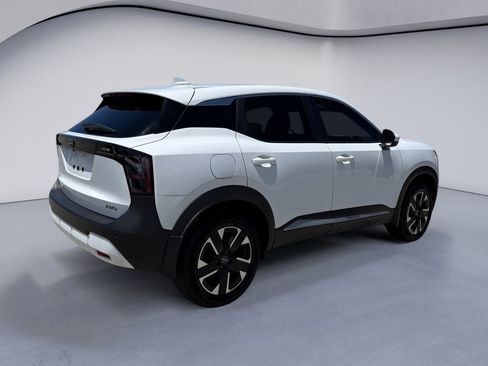 Used 2025 Nissan Kicks SV AWD/4WD image 5