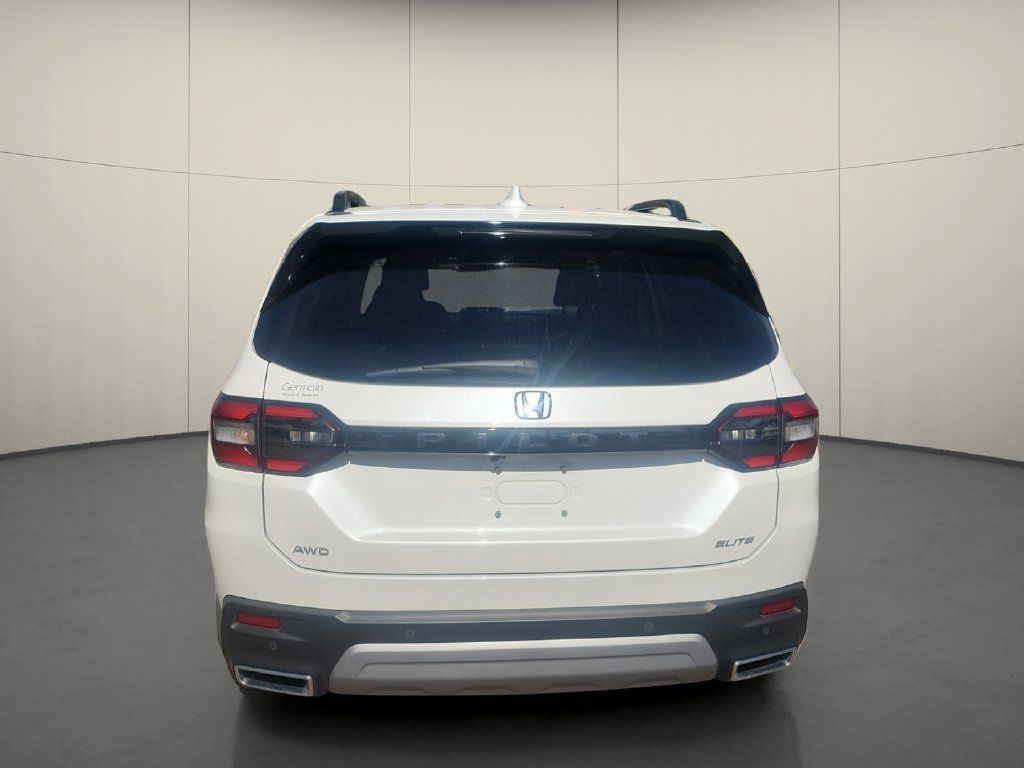 Used 2025 Honda Pilot Elite image 6