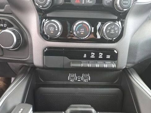 New 2026 RAM 1500 Big Horn AWD/4WD image 19