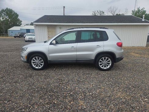 Used 2015 Volkswagen Tiguan SE FWD image 2