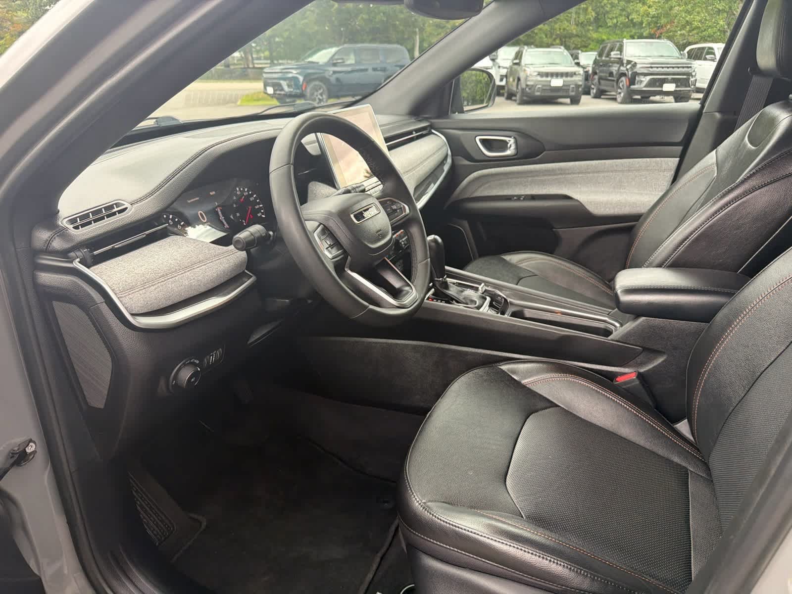 Used 2023 Jeep Compass Latitude AWD/4WD image 15