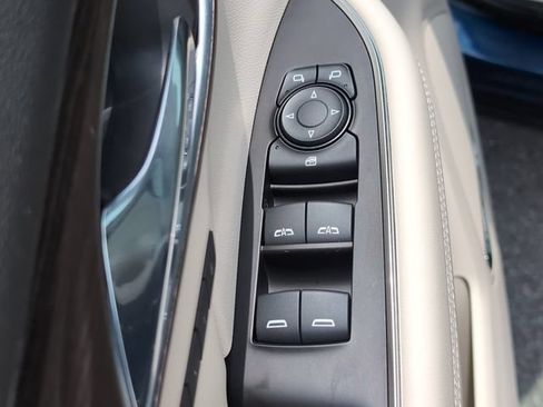 Used 2023 Buick Envision Avenir AWD/4WD image 16