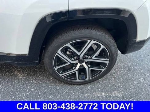 Used 2025 Jeep Compass Limited w/ Elite Group AWD/4WD image 33