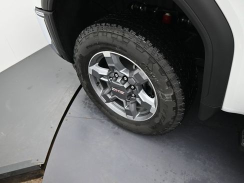 New 2026 GMC Sierra 3500 SLE w/ SLE Value Package image 8