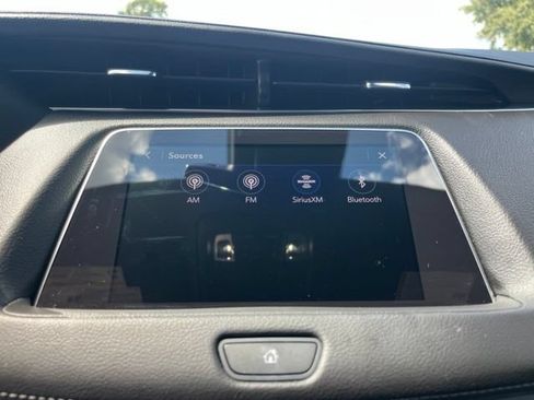Used 2023 Cadillac XT4 Premium Luxury w/ Technology Package FWD image 27