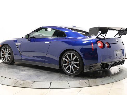 Used 2014 Nissan GT-R Premium image 48
