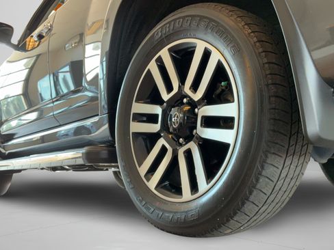 Used 2022 Toyota 4Runner Limited AWD/4WD image 51
