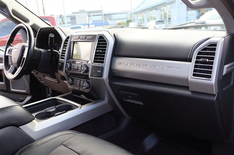 Used 2017 Ford F350 Lariat w/ Lariat Ultimate Package AWD/4WD image 27