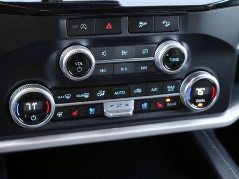 Certified 2023 Ford Expedition XLT image 36