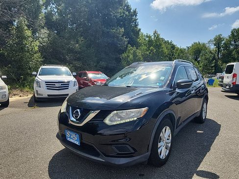 Used 2015 Nissan Rogue SV FWD image 1
