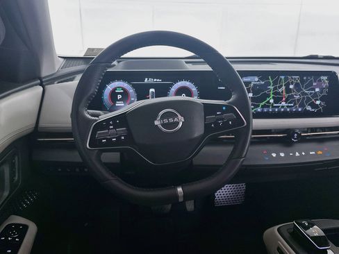 Used 2023 Nissan Ariya FWD image 18