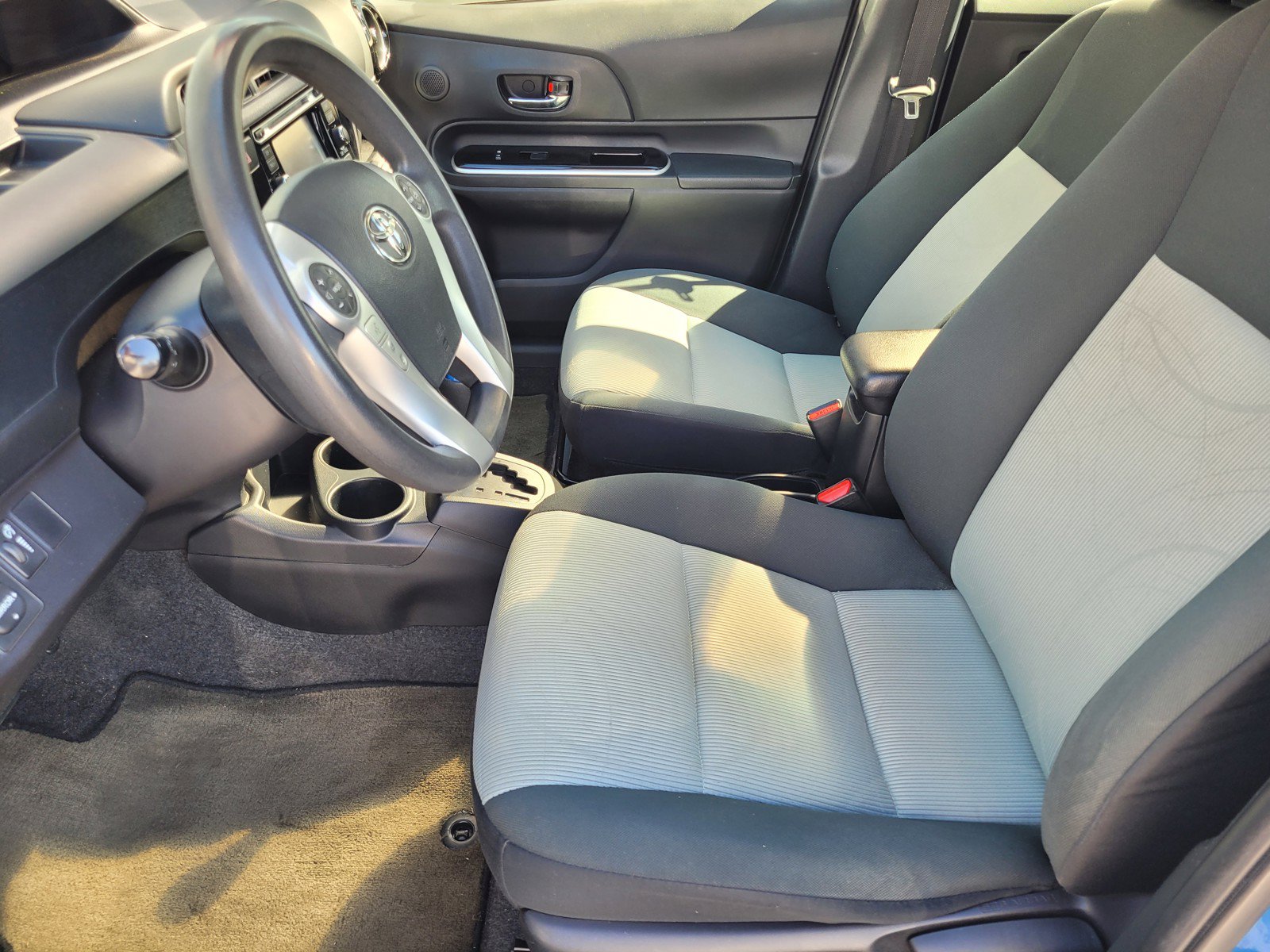 Used 2015 Toyota Prius C Two FWD image 22