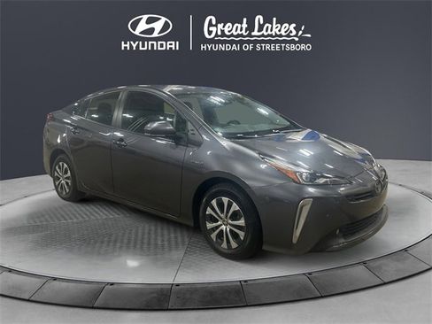Used 2021 Toyota Prius XLE image 7
