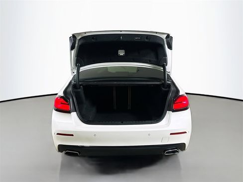 Used 2021 BMW 530i w/ Premium Package image 34