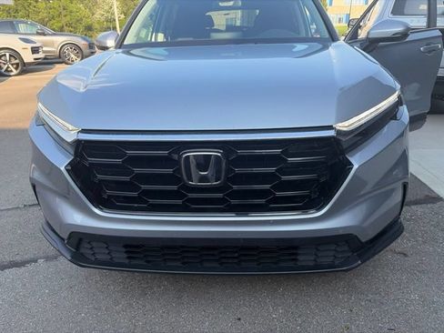 Used 2025 Honda CR-V EX image 5