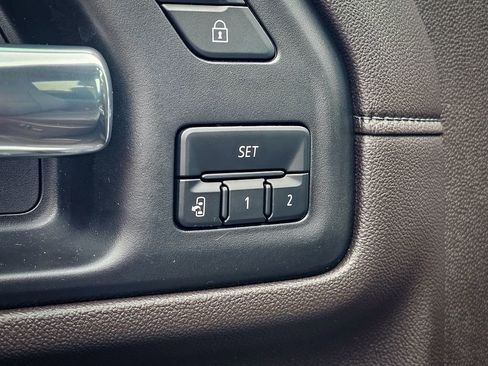 Certified 2022 GMC Sierra 3500 Denali image 15