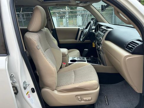 Used 2010 Toyota 4Runner SR5 AWD/4WD image 18