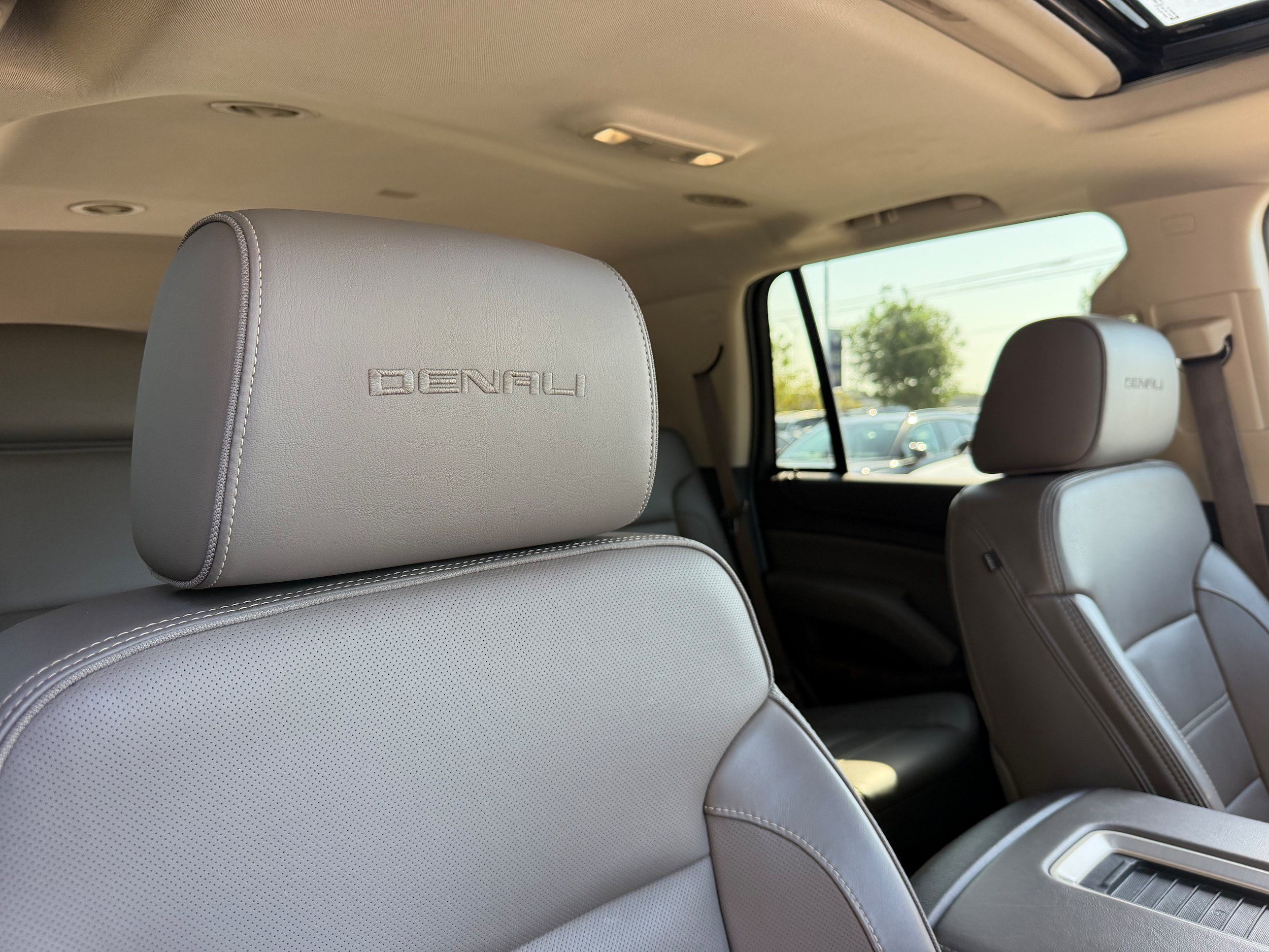Used 2015 GMC Yukon Denali AWD/4WD image 11