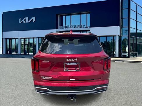 Certified 2023 Kia Sorento S FWD image 10