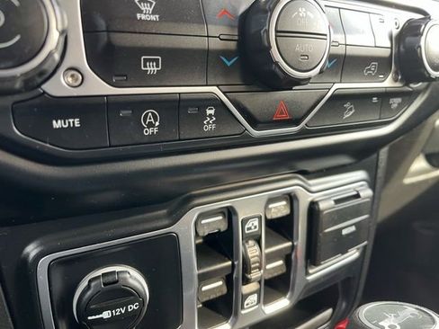 Used 2019 Jeep Wrangler Unlimited Rubicon image 38