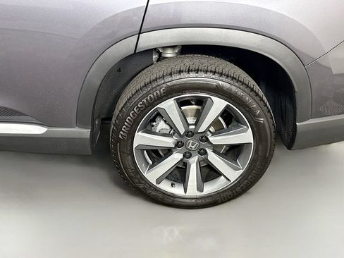 Used 2025 Honda Pilot Elite image 39
