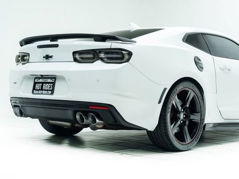 Used 2019 Chevrolet Camaro SS RWD image 14