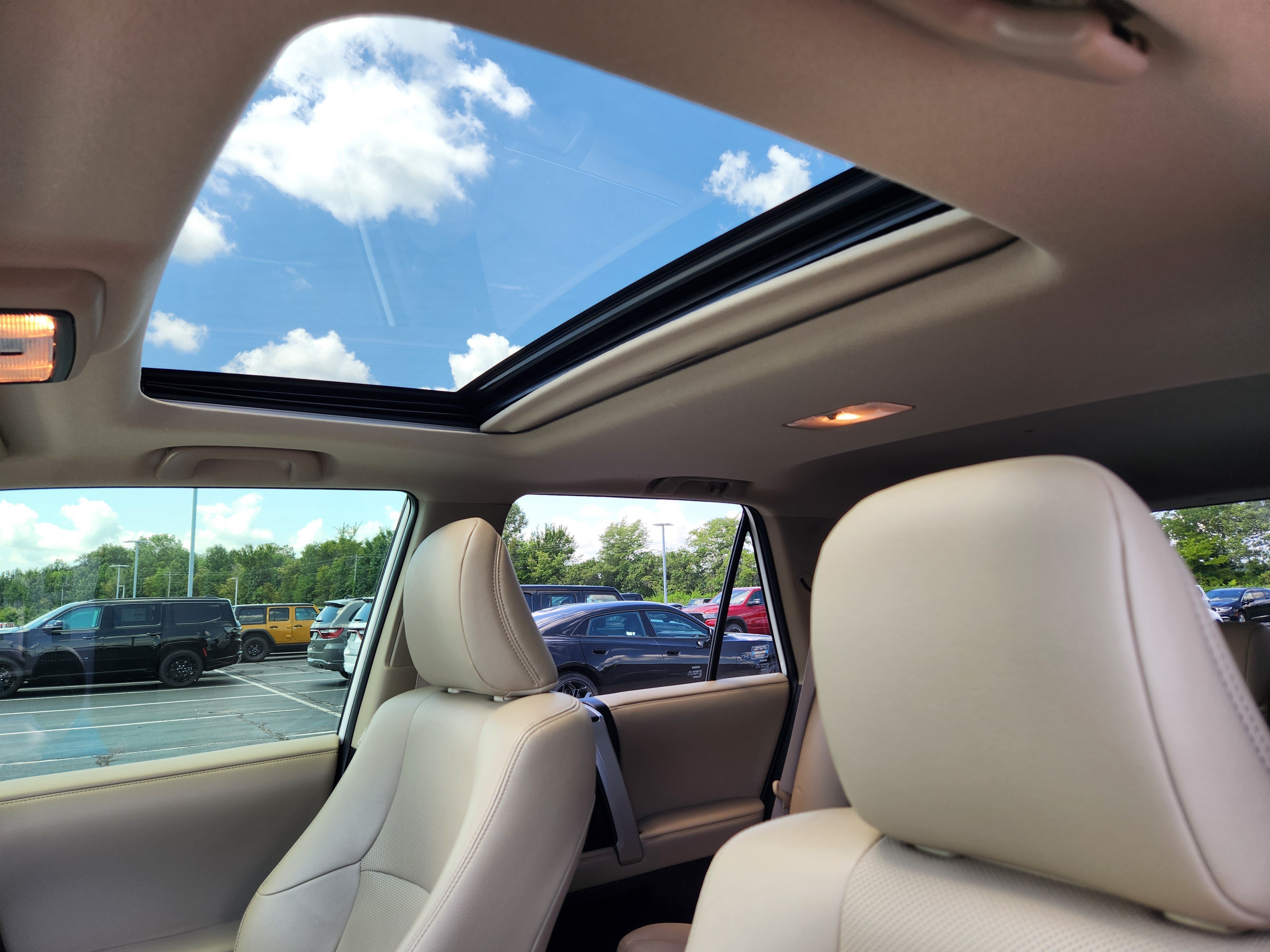 Used 2019 Toyota 4Runner Limited AWD/4WD image 25