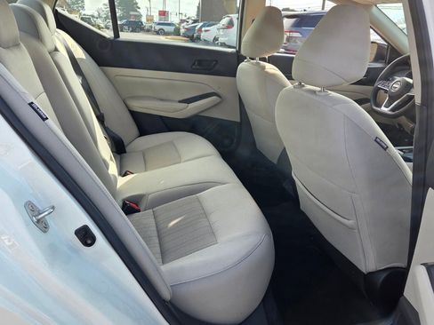 Used 2025 Nissan Altima 2.5 SV image 15