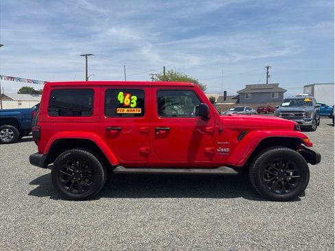Used 2022 Jeep Wrangler Unlimited Sahara w/ Cold Weather Group AWD/4WD image 3