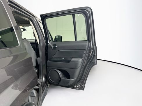 Used 2017 Jeep Patriot Latitude FWD image 25