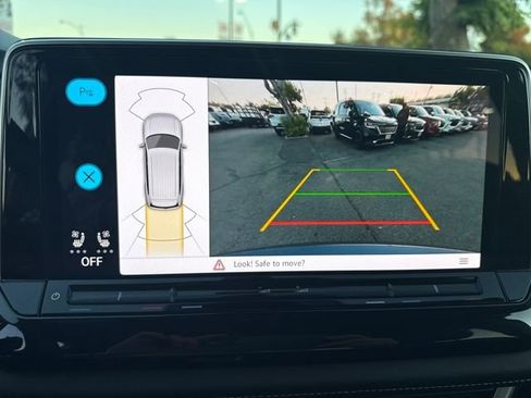 Used 2025 Volkswagen Atlas SE image 20