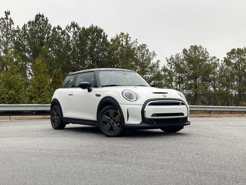 Certified 2024 MINI Cooper SE image 2