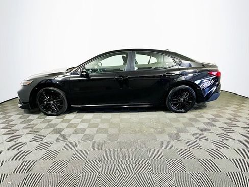 Certified 2025 Toyota Camry SE image 5