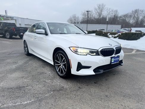 Used 2022 BMW 330i xDrive Sedan w/ Premium Package image 9