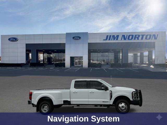 Used 2025 Ford F350 Lariat AWD/4WD image 3