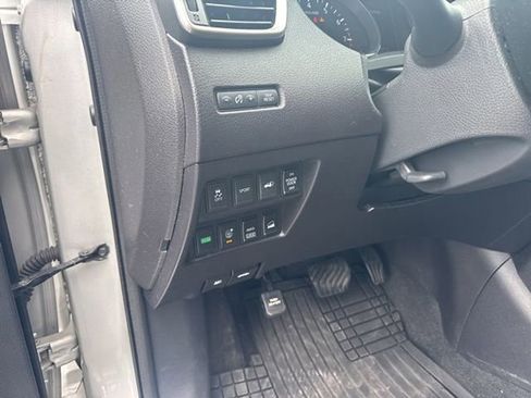 Used 2016 Nissan Rogue SL w/ SL Premium Package image 11