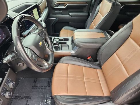 Used 2024 Chevrolet Silverado 1500 High Country w/ High Country Premium Package AWD/4WD image 4