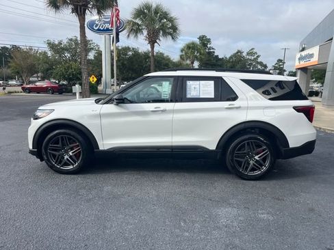 Used 2025 Ford Explorer ST-Line w/ Premium Package image 5