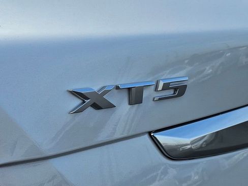 New 2026 Cadillac XT5 Luxury image 16