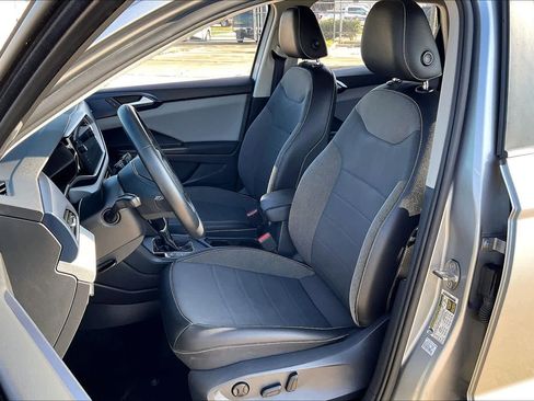 Used 2022 Volkswagen Taos SE image 7