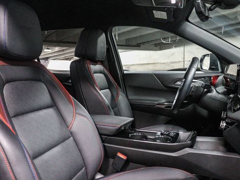 Used 2025 Chevrolet Equinox RS w/ Safety and Technology Package FWD image 17