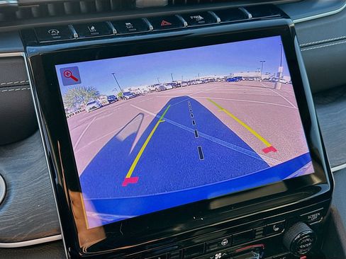 Used 2023 Jeep Grand Cherokee L Limited w/ Black Appearance Package image 23