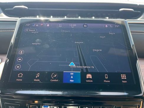 Used 2021 Jeep Grand Cherokee L Summit w/ Luxury Tech Group V AWD/4WD image 17