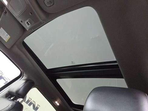 Used 2016 Ford F150 Lariat w/ Equipment Group 502A Luxury image 33