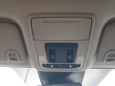 Used 2025 Honda Pilot Touring image 25