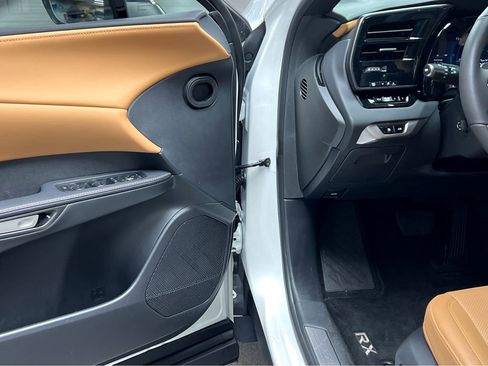 Certified 2025 Lexus RX 350h AWD/4WD image 42