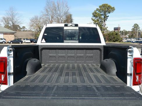 New 2026 RAM 2500 Big Horn AWD/4WD image 8