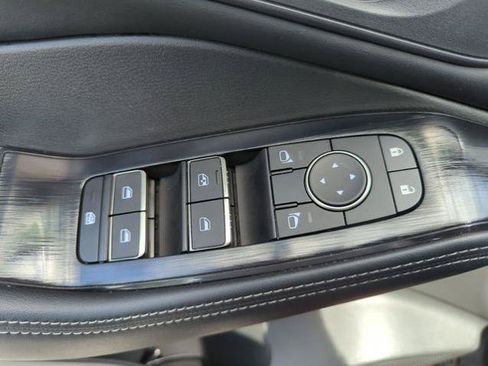 Certified 2025 Nissan Rogue SL FWD image 27