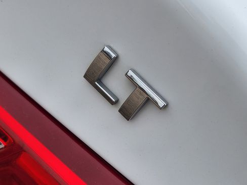 Used 2024 Chevrolet Malibu LT image 9